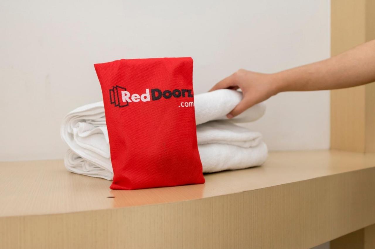 Reddoorz Plus @ Bitung City Center Exteriör bild