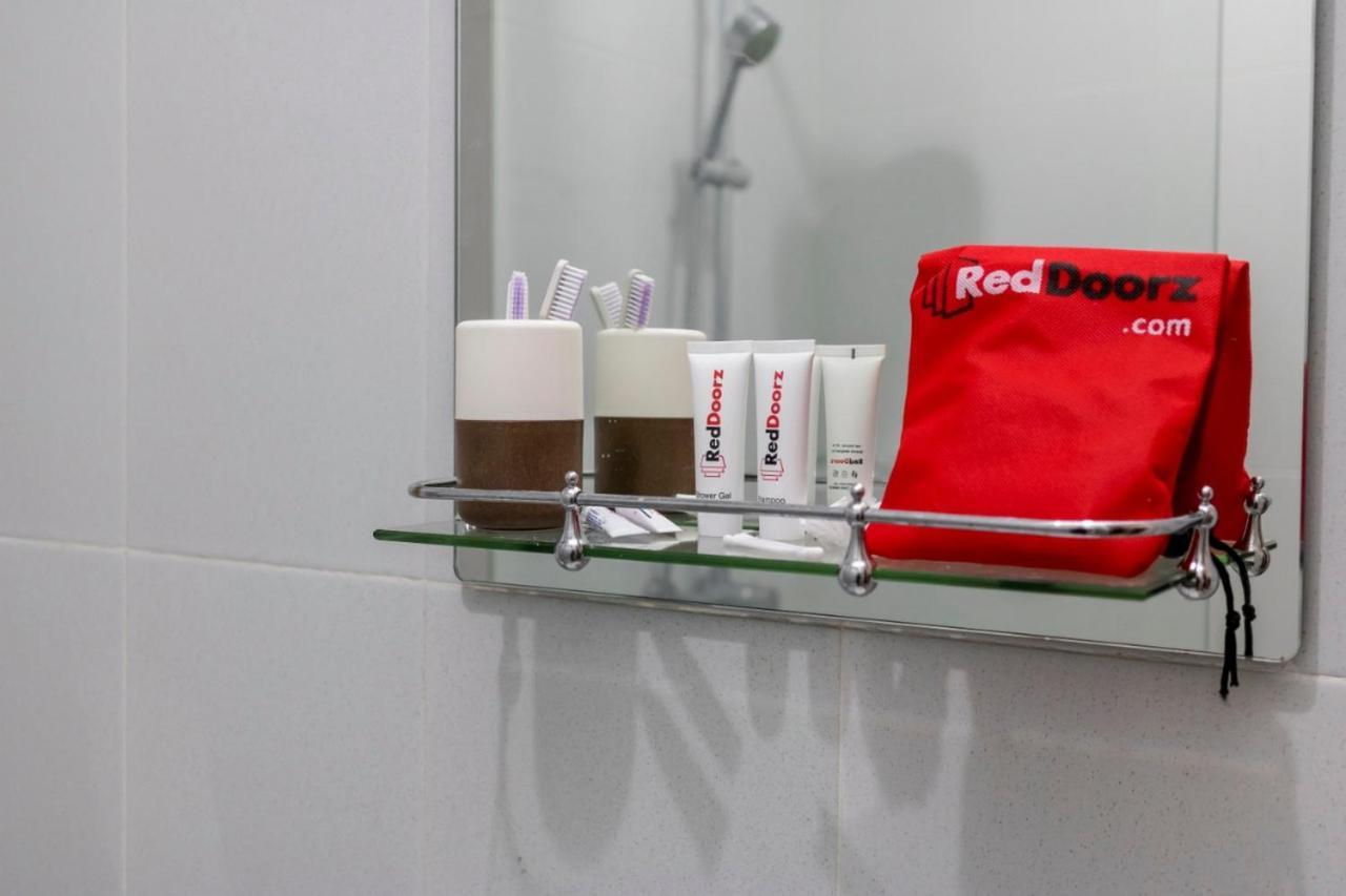 Reddoorz Plus @ Bitung City Center Exteriör bild